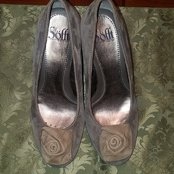NWOB, SOFFT Taupe Suede Heel - Picture 2 of 8